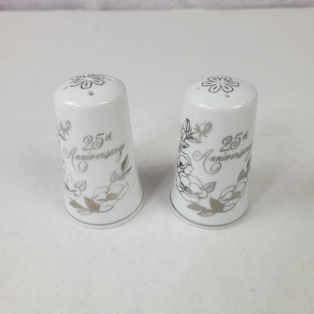 Royal Crown Arnart Imports 1983 25th Anniversary‎ Salt And Pepper Set